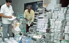 ಪಠ್ಯ ಪುಸ್ತಕ ವಿತರಣೆಯಲ್ಲಿ ವಿಳಂಬ: ವಿದ್ಯಾರ್ಥಿಗಳು, ಶಿಕ್ಷಕರ ಪರದಾಟ